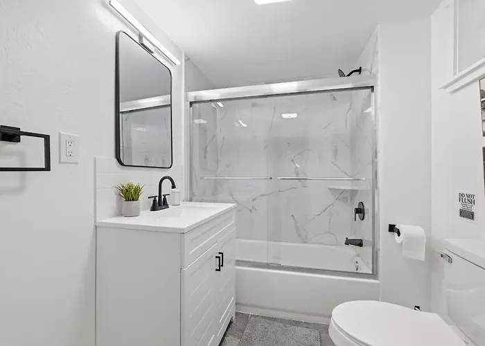 Millvale E Modern And Quiet Private Bedroom With Shared Bathroom *