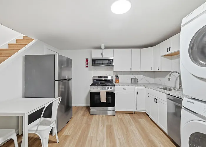 Millvale E Modern And Quiet Private Bedroom With Shared Bathroom Homestay *