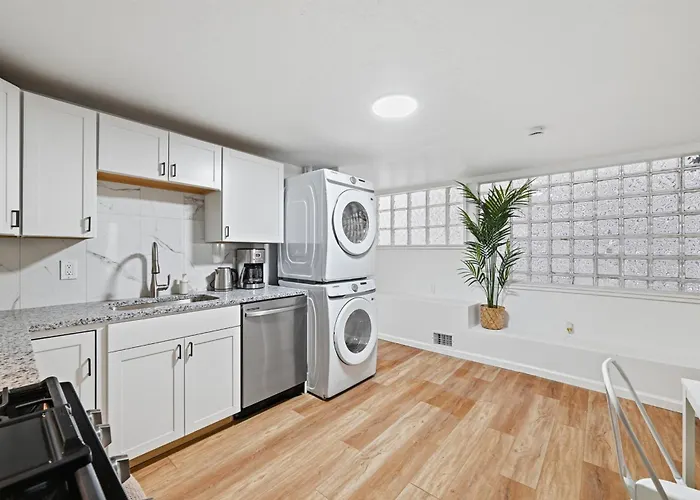 Millvale E Modern And Quiet Private Bedroom With Shared Bathroom Pittsburgh